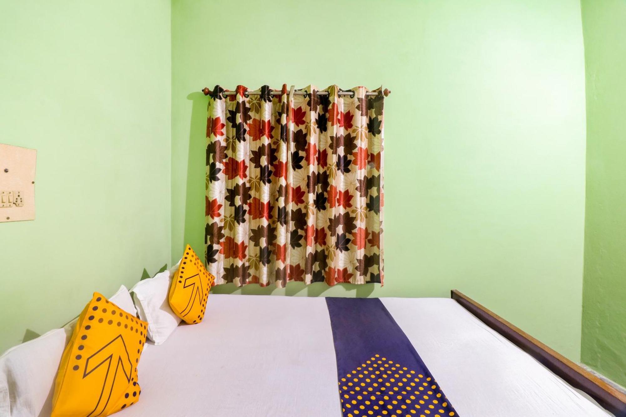 Spot On Mishra Guest House Waranasi Zewnętrze zdjęcie